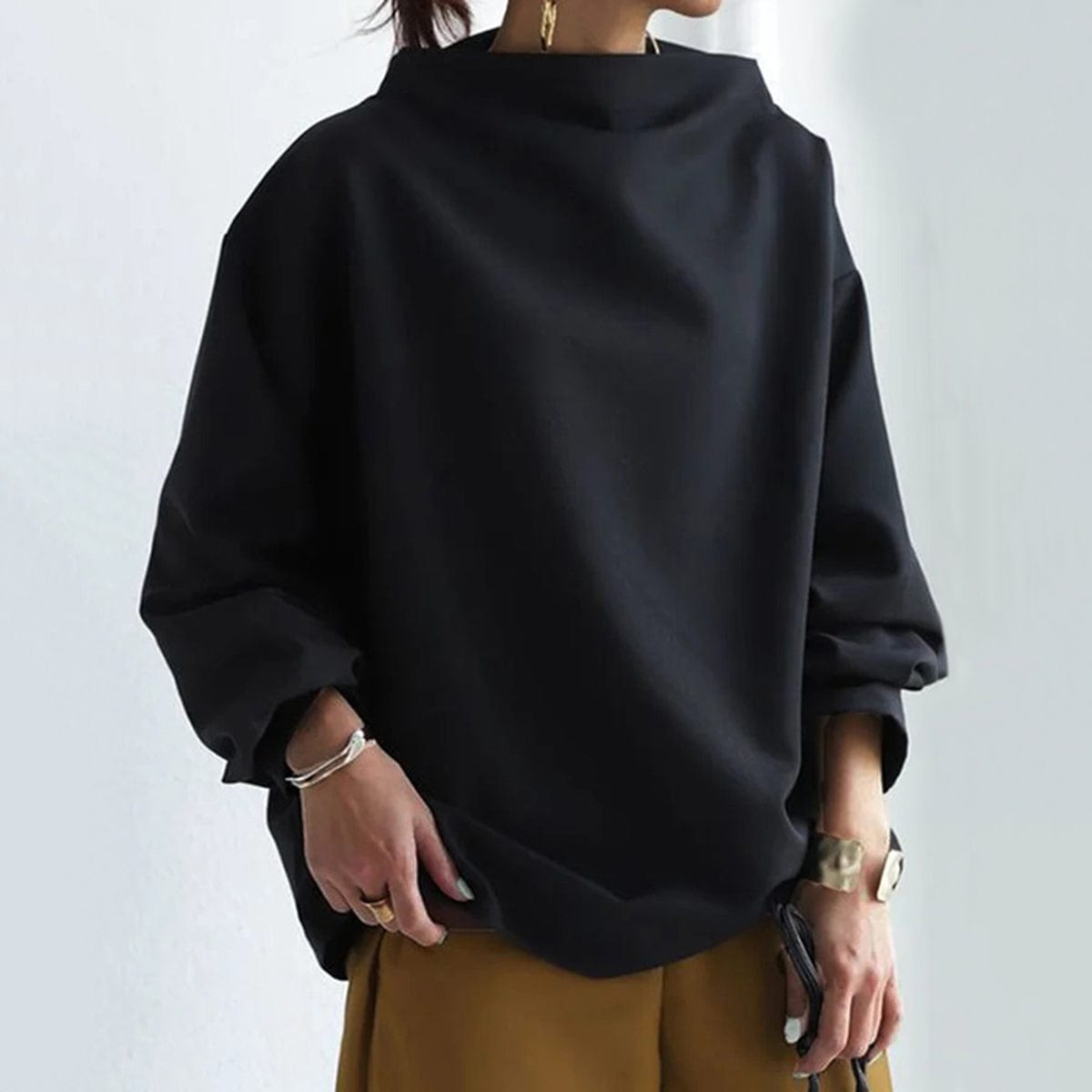 Women's Oversized Sweatshirt with Mock Neck and Long Sleeves