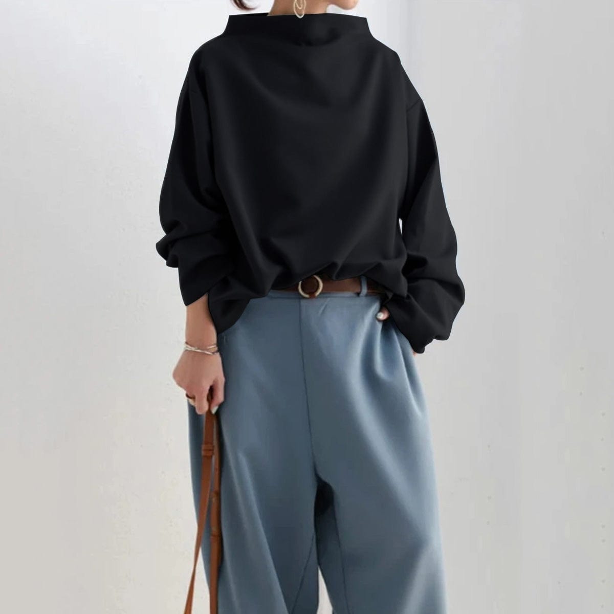 Women's Oversized Sweatshirt with Mock Neck and Long Sleeves