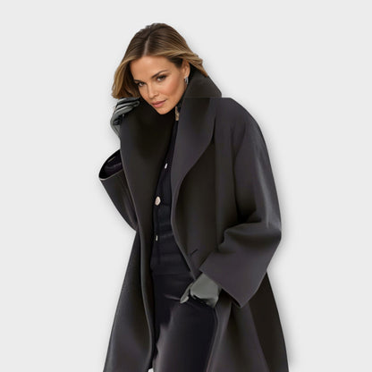 Women's Oversized Winter Coat with Large Lapel Collar and Side Pockets