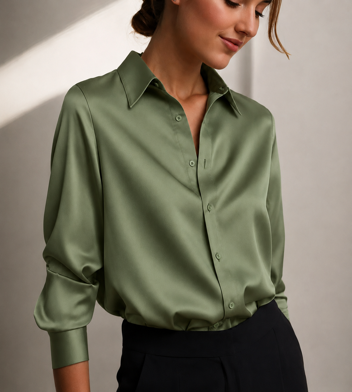 Women's Relaxed Button-Down Shirt with Pointed Collar and Button Cuffs