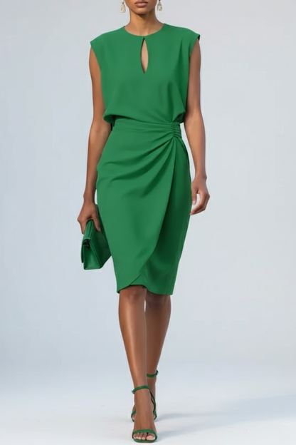 Women's Sleeveless Midi Dress with Keyhole Neckline and Ruched Waist