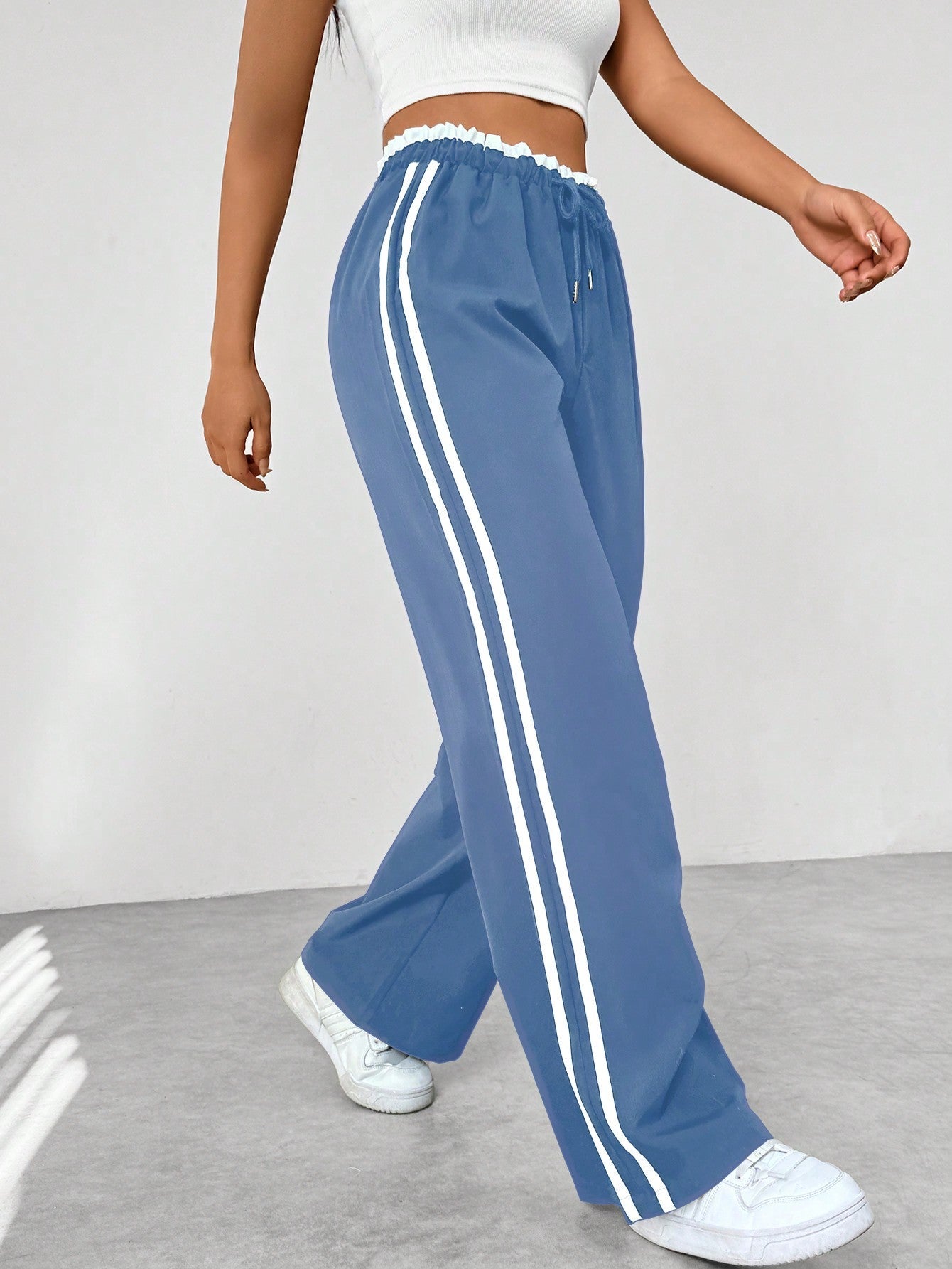 Women's Wide-Leg Sweatpants with Side Stripes and Elastic Drawstring Waist