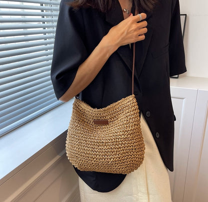 Women's Woven Straw Shoulder Bag with Adjustable Strap and Zip Closure