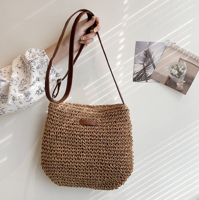 Women's Woven Straw Shoulder Bag with Adjustable Strap and Zip Closure